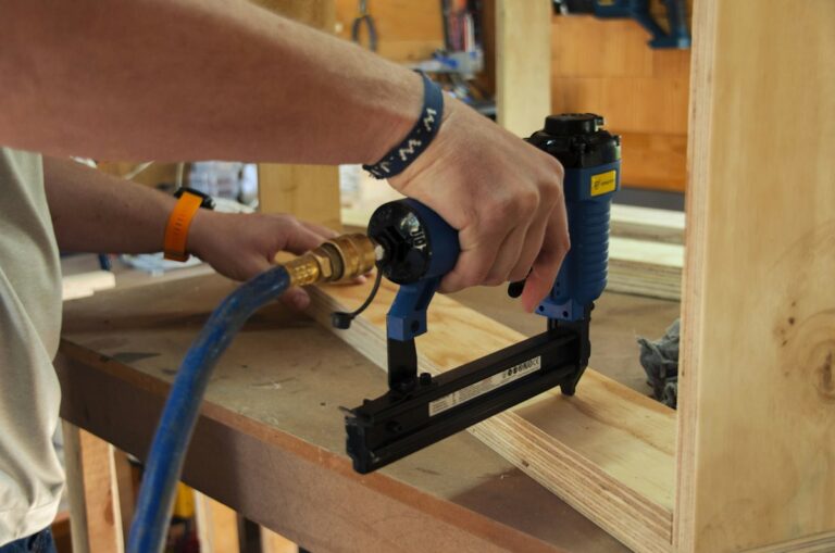Cordless Finish Nailer Buying Guide: What Actually Matters for DIYers